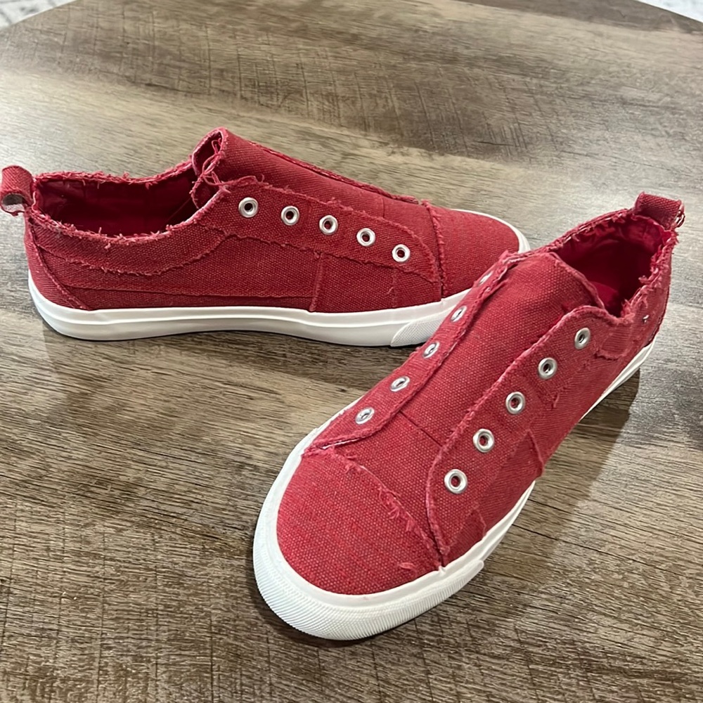 NWOT Women’s Slip on Shoes